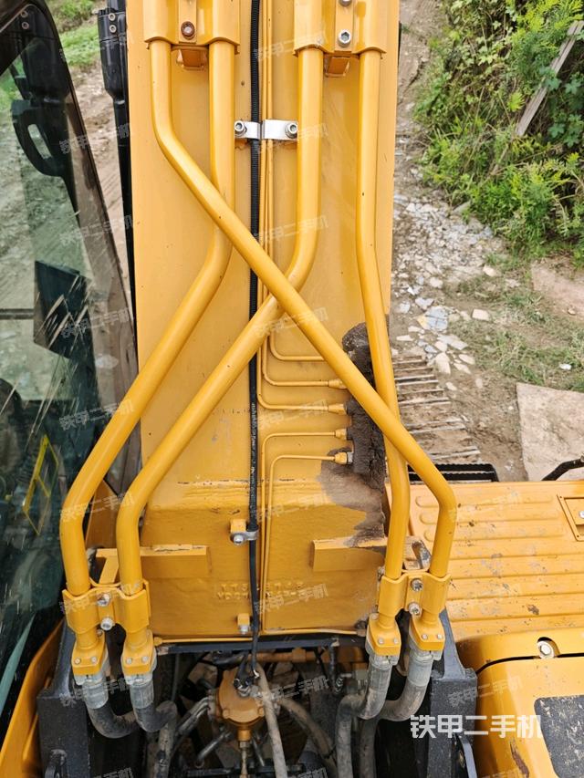 大臂背部俯视（工作和回转装置）