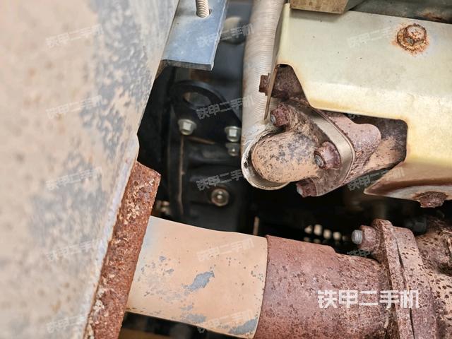 中央回转接头特写（上车部件）