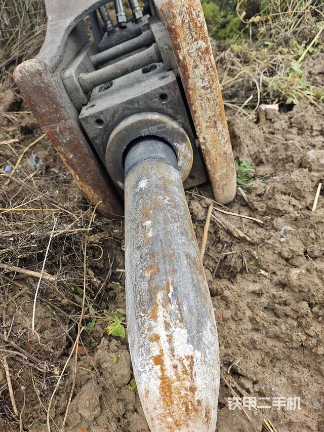 轉(zhuǎn)盤和下車架正前（工作和回轉(zhuǎn)裝置）