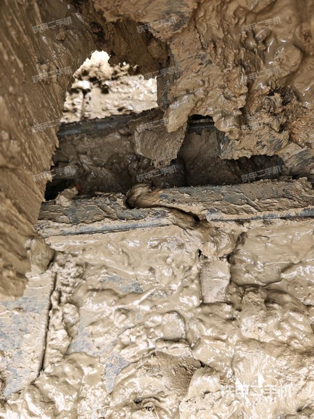 右侧行走马达盖板（行走机构）