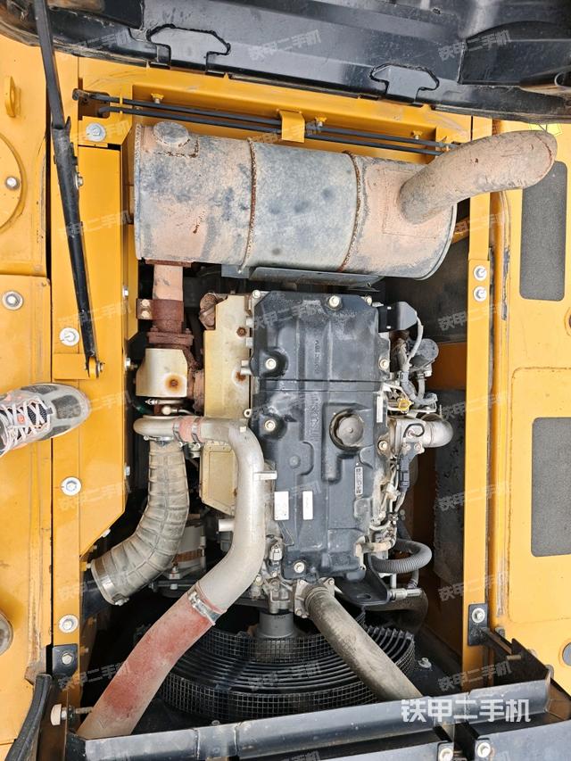 发动机室（上车部件）