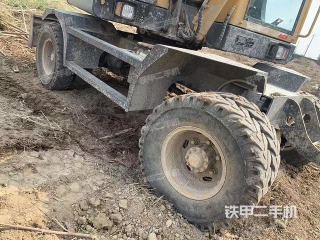 單側(cè)履帶整體（整機(jī)外觀）