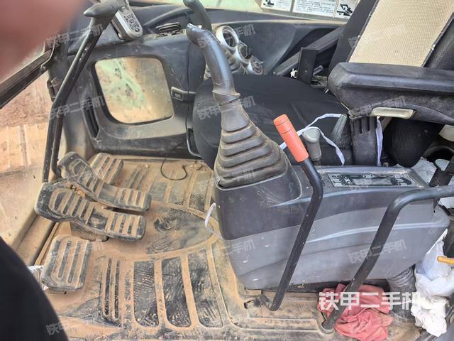 駕駛室整體（整機(jī)外觀）