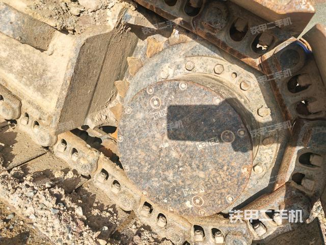 右驅(qū)動(dòng)輪（行走機(jī)構(gòu)）