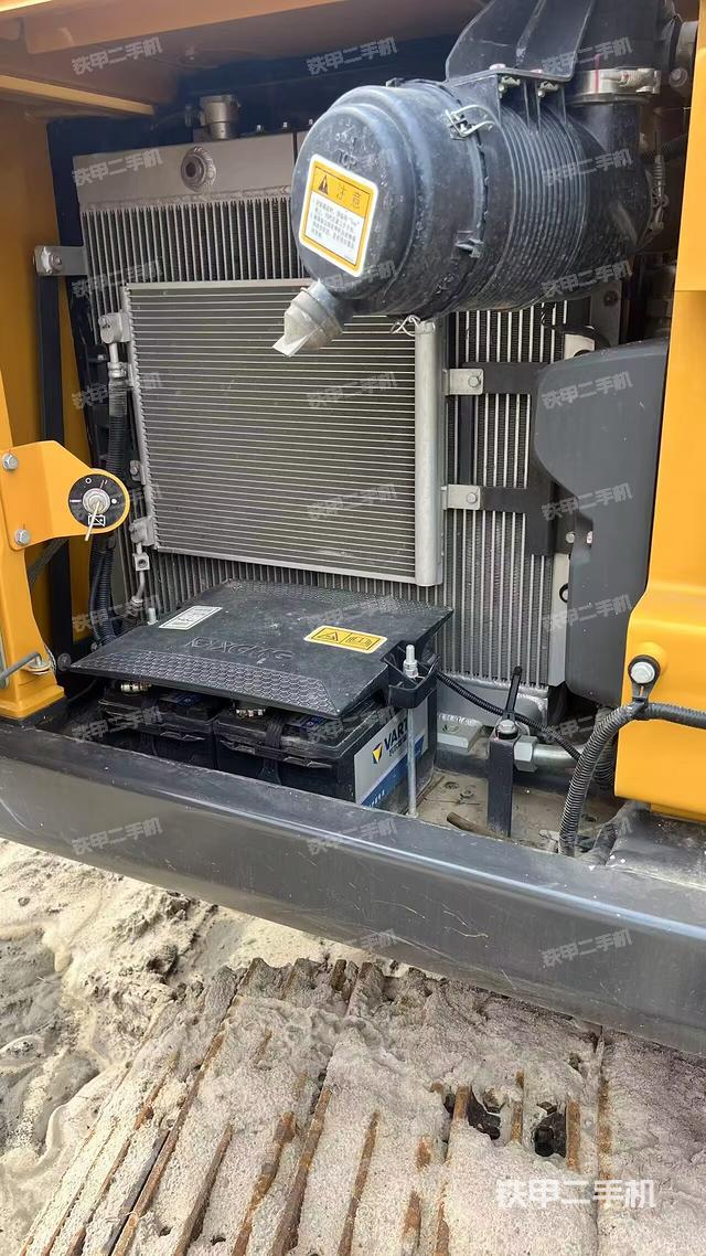 驾驶室整体(整机外观) 驾驶室整体(整机外观)