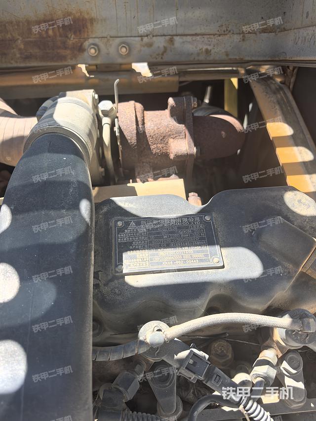 发动机整体俯视(整机外观) 发动机整体俯视(整机外观)