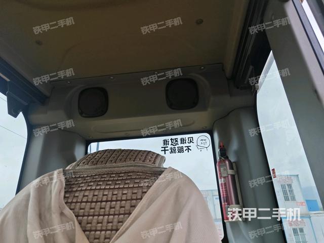 座椅后部（驾驶室部分）