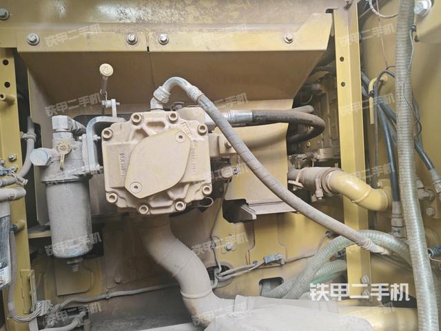 液压泵斜45 左（大件舱室）