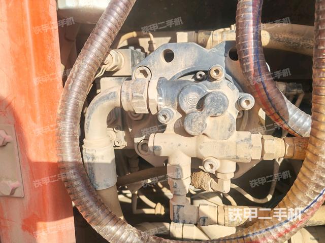 液壓泵斜45?左（大件艙室）