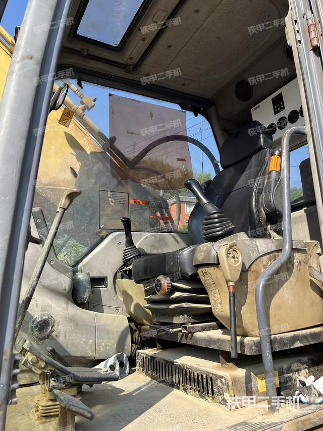 驾驶室整体（整机外观）