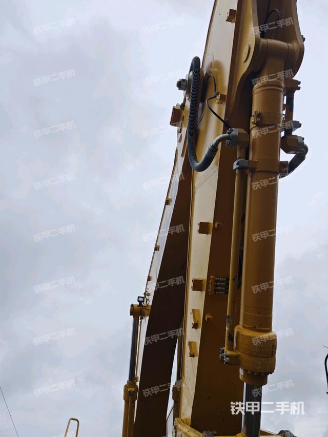 小臂整体右前（工作和回转装置）