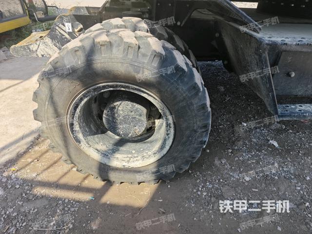 右導(dǎo)向輪（行走機構(gòu)）