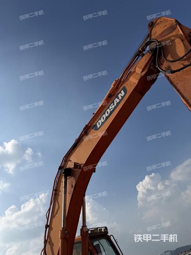 大臂整体 右侧（工作和回转装置）