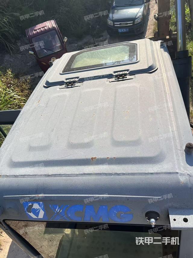 驾驶室顶部（整机外观）