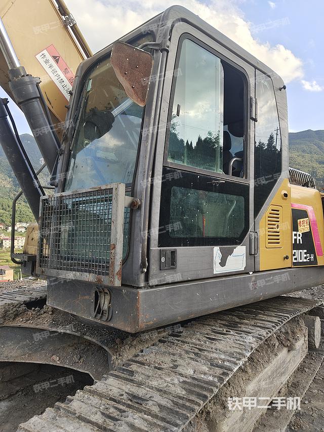 驾驶室整体（整机外观）