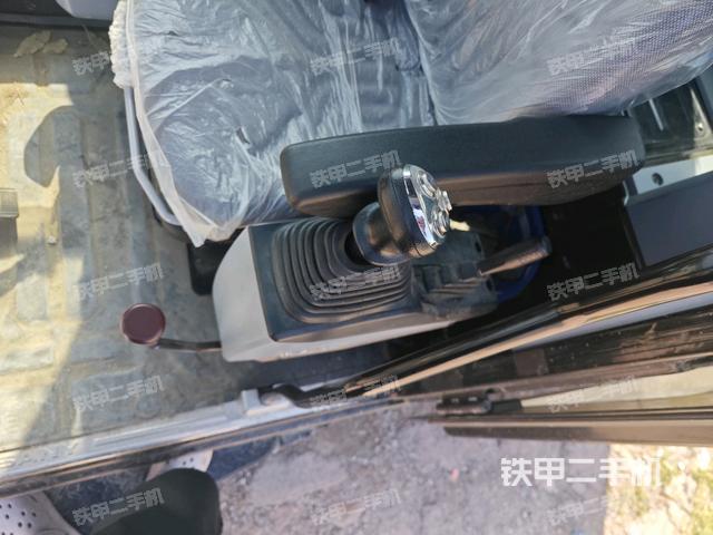 座椅左側(cè)控制臺/音響/含左手柄（駕駛室部分）