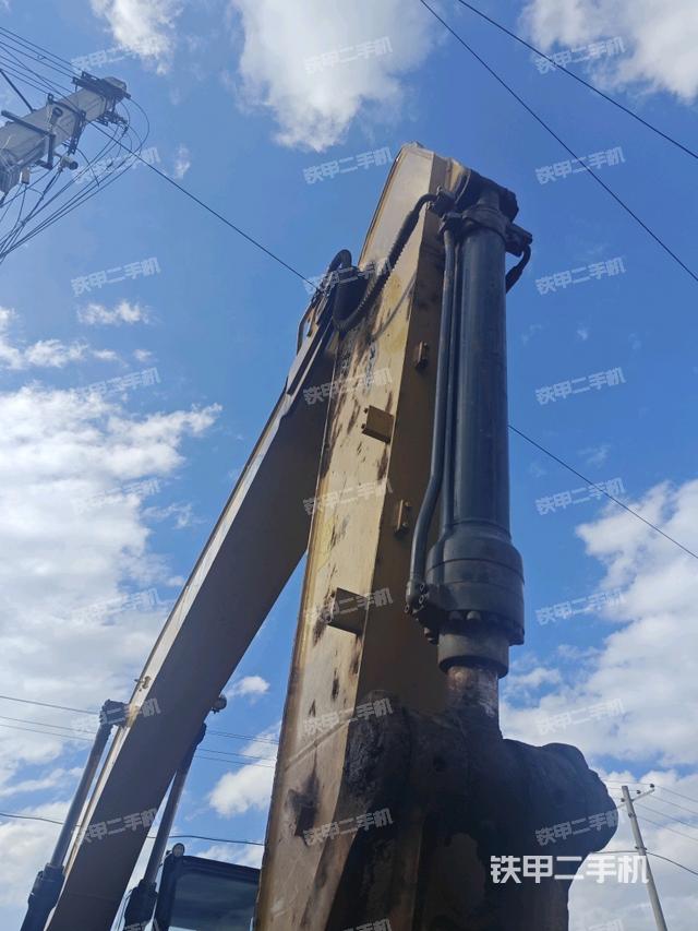 小臂整体右前（工作和回转装置）