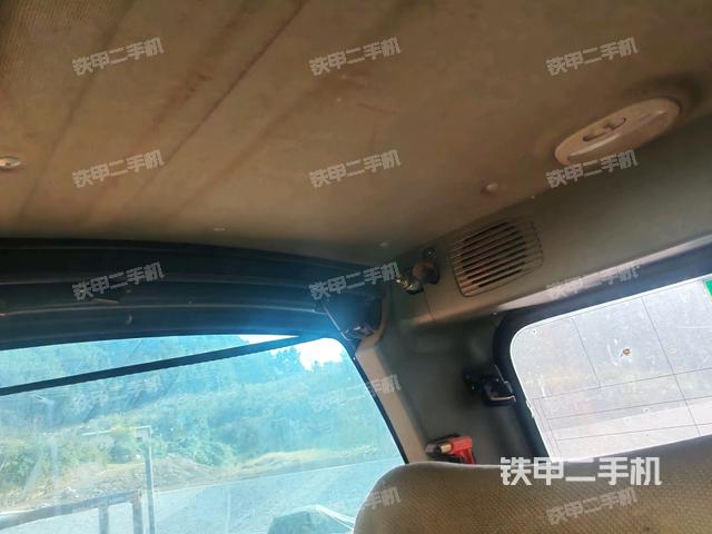 駕駛室左后45度（駕駛室部分）