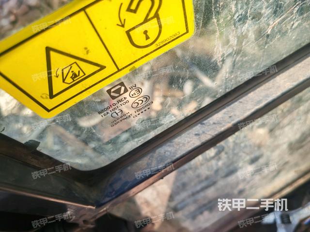 座椅右侧控制台/钥匙门/油门/含右手柄（驾驶室部分）