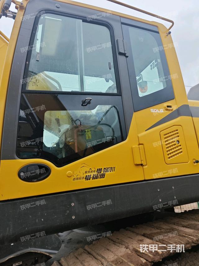 驾驶室左前45度（驾驶室部分）