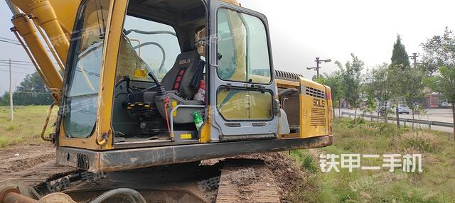 驾驶室整体（整机外观）