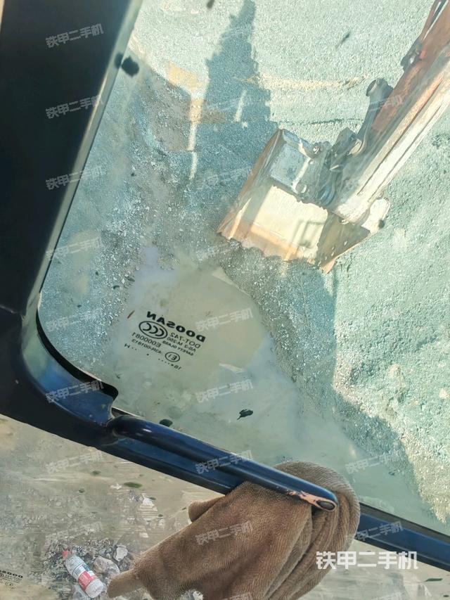 后窗玻璃角標(biāo)（駕駛室部分）