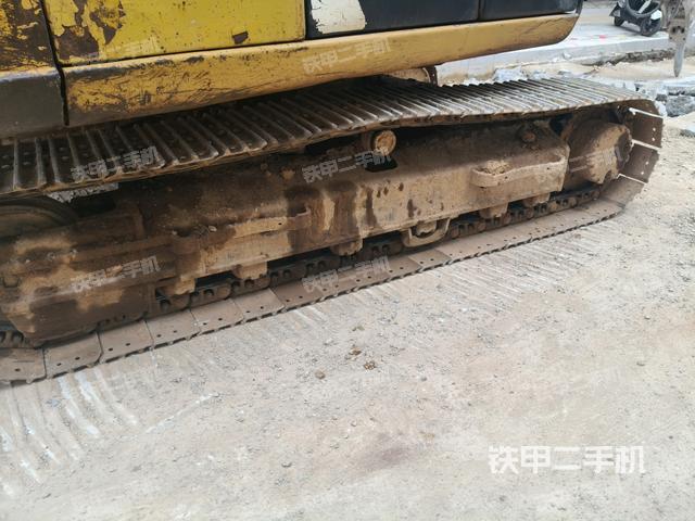 单侧履带整体(整机外观) 单侧履带整体(整机外观)