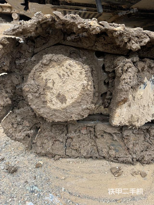 單側(cè)履帶整體（整機(jī)外觀）