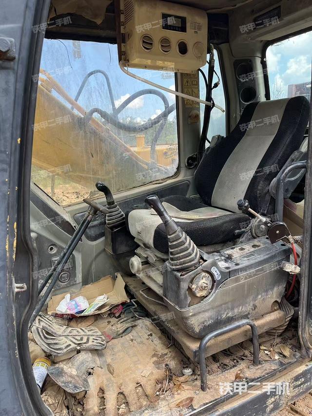 驾驶室整体（整机外观）