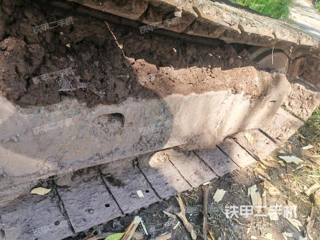 右驱动轮（行走机构）