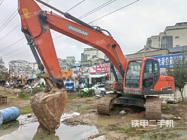 驾驶室顶部（整机外观）