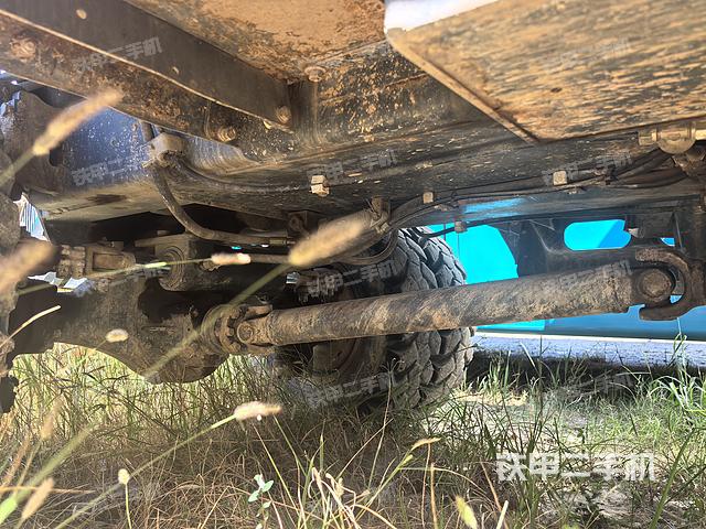 单侧履带整体(整机外观) 单侧履带整体(整机外观)