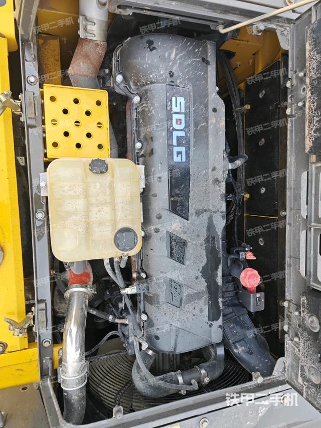 发动机室（上车部件）