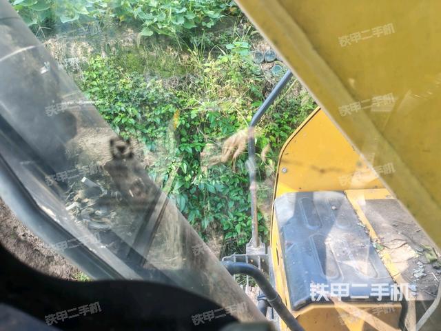 右侧玻璃角标（驾驶室部分）