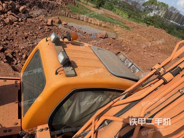 驾驶室顶部俯视（上车部件）