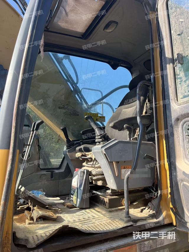 驾驶室整体（整机外观）