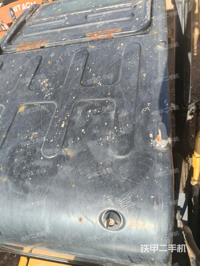 驾驶室顶部（整机外观）