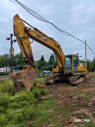 山东临工LG6250E挖掘机实拍图片