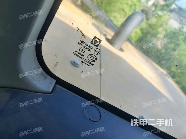 左后方玻璃角标（驾驶室部分）