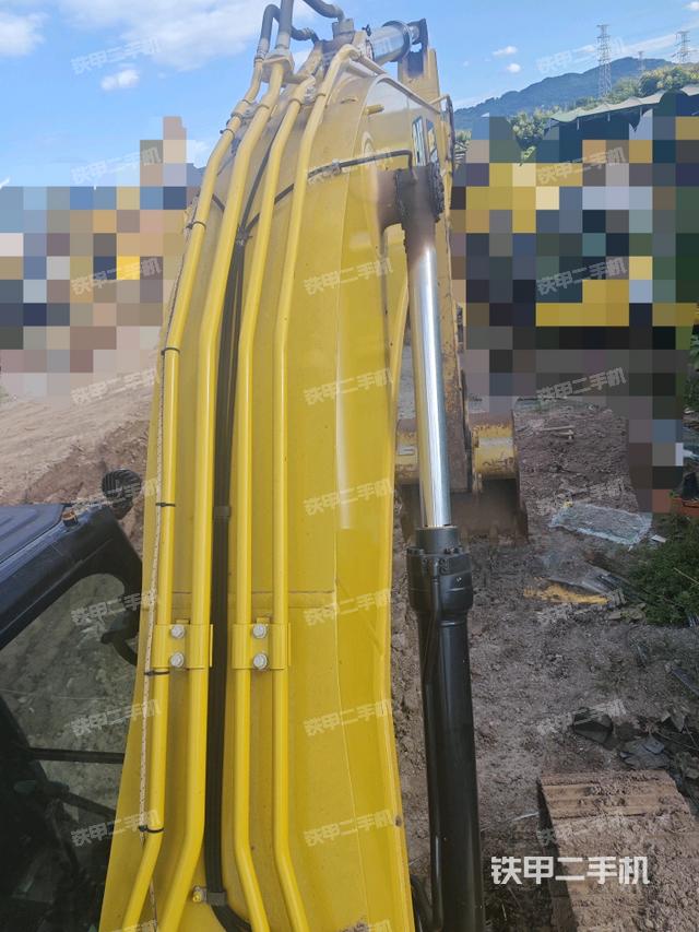 大臂背部俯视（工作和回转装置）