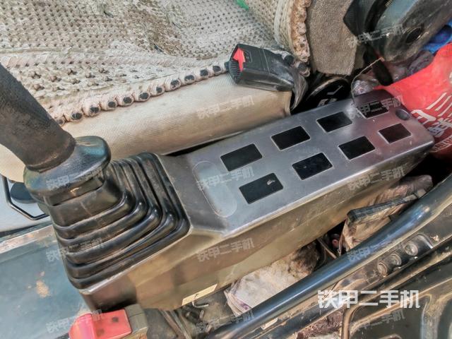 座椅左側(cè)控制臺(tái)/音響/含左手柄（駕駛室部分）