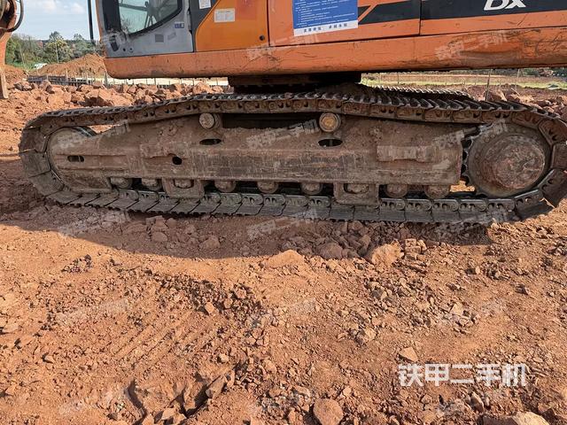 右侧行走马达盖板（行走机构）