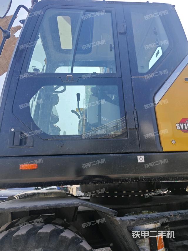 駕駛室左前45度（駕駛室部分）