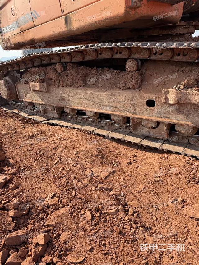 右侧履带整体（行走机构）