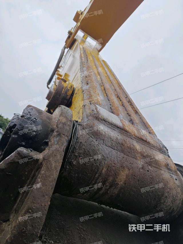 小臂整体左后（工作和回转装置）