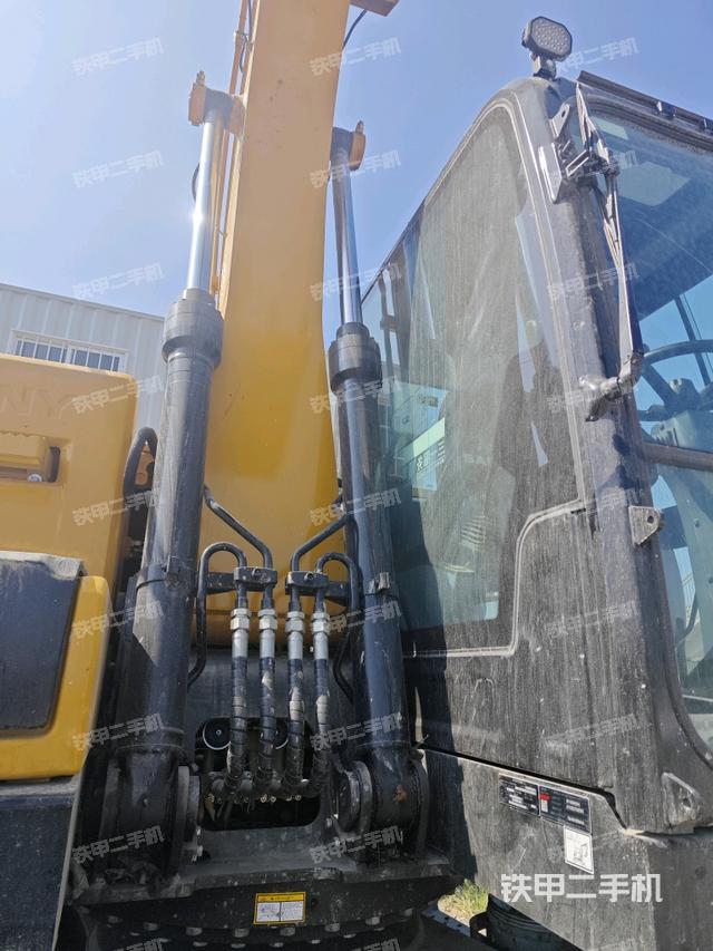 大臂油缸整體?豎拍（工作和回轉(zhuǎn)裝置）