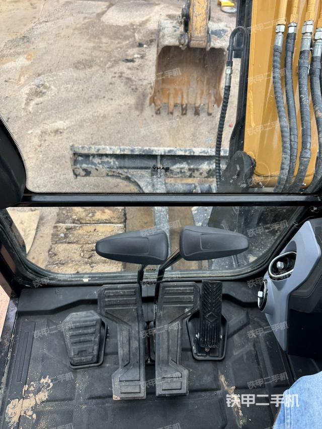 駕駛室頂部（整機(jī)外觀）