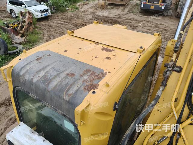 驾驶室顶部（整机外观）