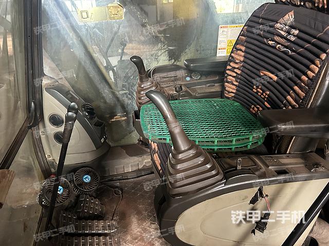 驾驶室整体（整机外观）