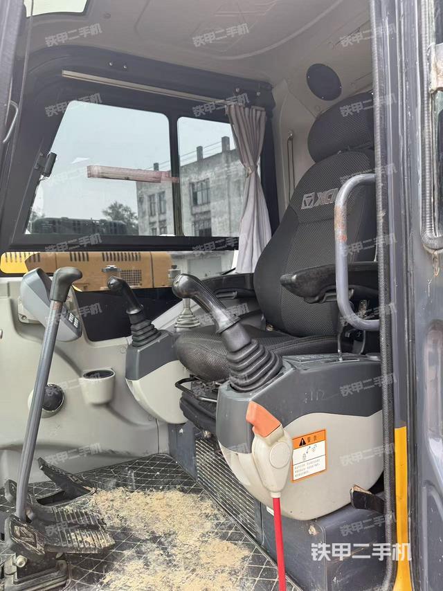 驾驶室整体（整机外观）